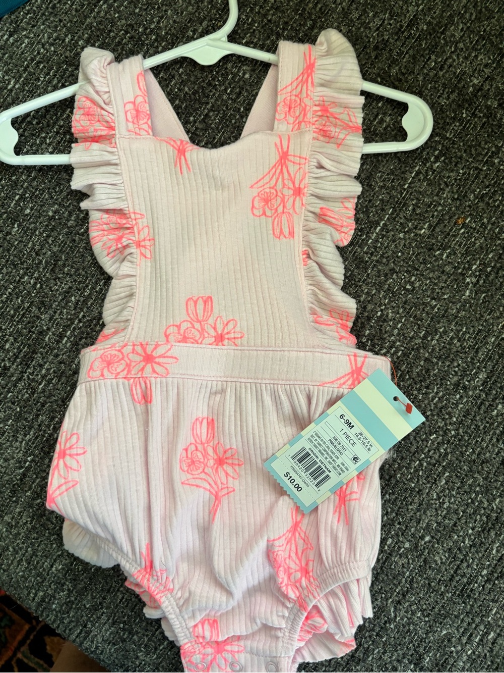 Pink Floral Ruffle Baby Romper
Cat & Jack 6-9 months